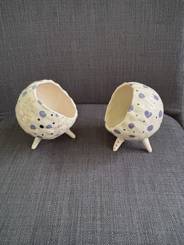 Pair wonky pot - of,